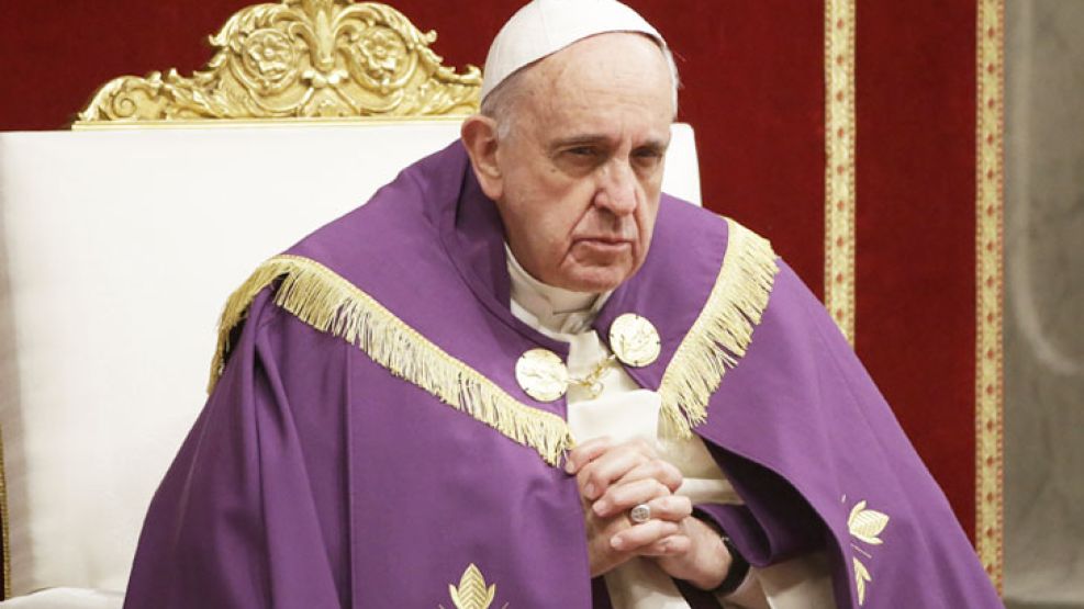 Fea actitud. “Los argentinos, cuando vieron un papa argentino, se olvidaron de todos los que estaban a favor o en contra del Papa”.