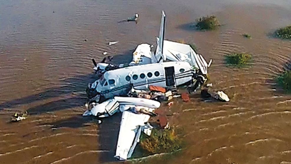 Restos. El Beechcraft del dueño de Kosiuko, tras el accidente. 