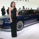el-lincoln-continental-de-cinco-metros-causo-furor-en-el-salon-de-nueva-york-credito-thomas-geiger-dpa-tmn