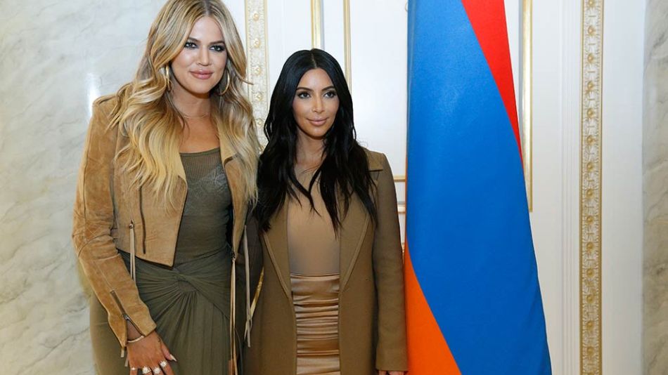 Kim y Khloe Kardashian en Armenia