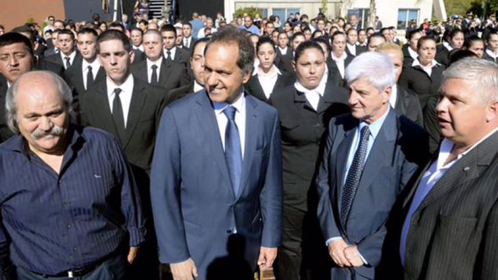 Daniel Scioli junto a su ministro de Seguridad, Alejandro Granados, y el intendente Luis Andreotti.