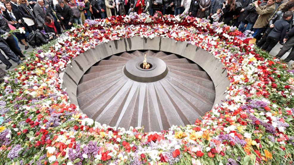 Multitud. Una veintena de jefes de Estado y líderes extranjeros se congregaron en Ereván para recordar la masacre. Miles de personas se manifestaron en todo el mundo y reclamaron justicia. Hubo marcha