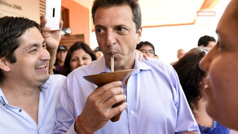 Mañana, el Frente Renovador pegará afiches para convocar al acto del primero de mayo en Vélez.