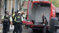 En el taller textil, con una de las puertas de acceso tapiada, vivían varias personas con niños.