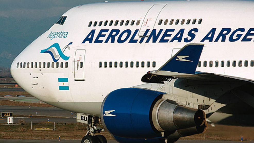 Aerolíneas Argentinas suspendió sus viajes a Neuqúen. LAN opera con normalidad.