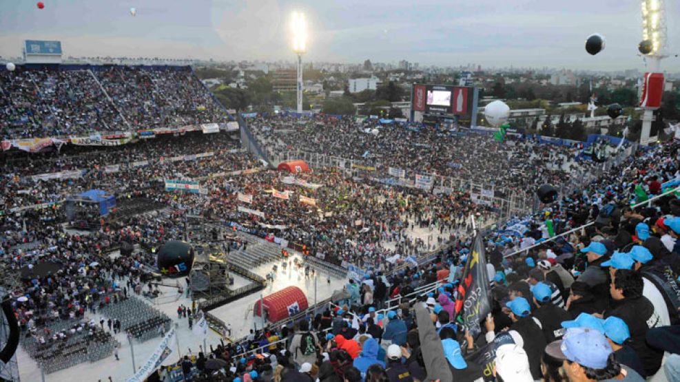 El multitudinario acto de Massa en Vélez.