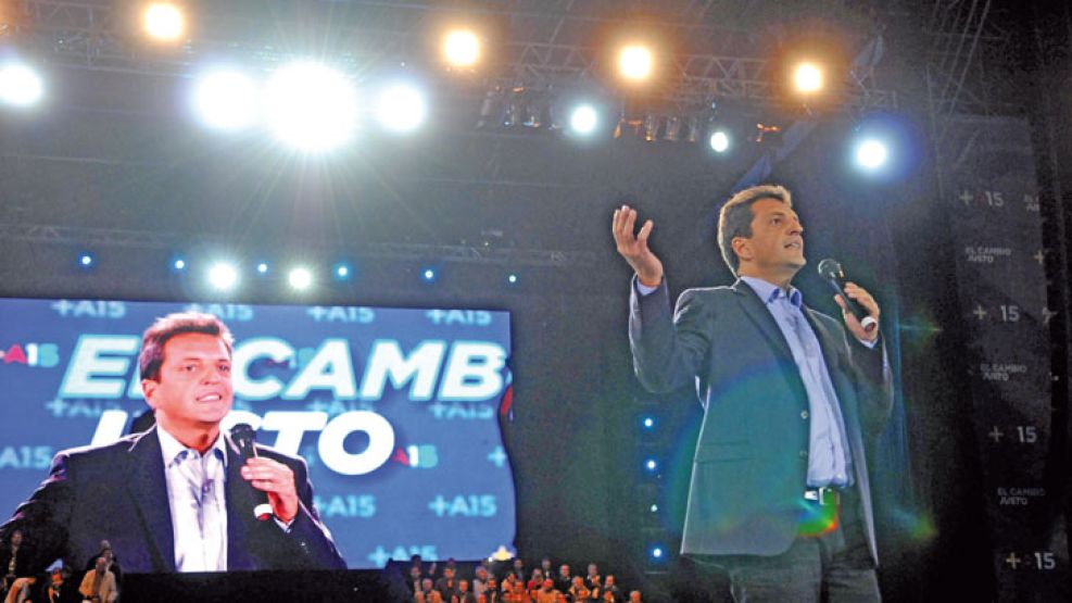 Massa relanzó su candidatura en Vélez.