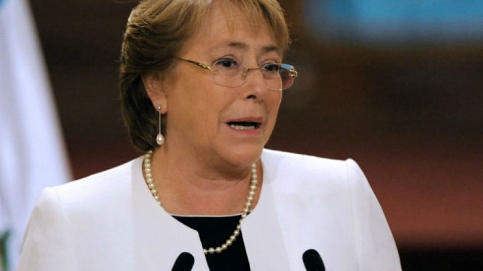 "Este es el momento para hacer un cambio de gabinete", aseguró la mandataria.