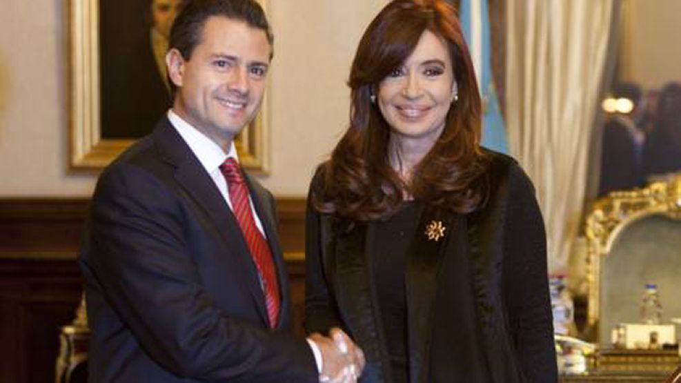 Sonrisas. Quieren que la Presidenta interceda ante Peña Nieto.