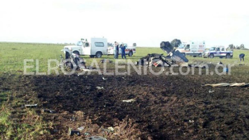 La aeronave impactó contra los cables del sistema interconectado nacional que lleva energía a la localidad de Coronel Dorrego.