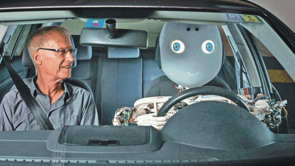 Al volante. Pfeifer asegura que los robots serán capaces de manejar en forma más segura y efectiva que los seres humanos.