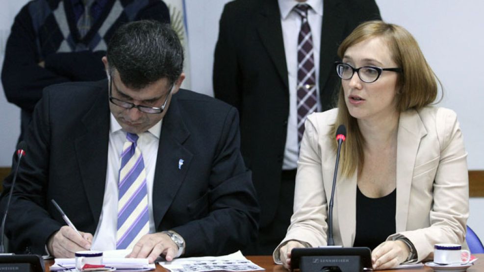 Anabel Fernández Sagasti, presidenta de la Comisión de Juicio Político.
