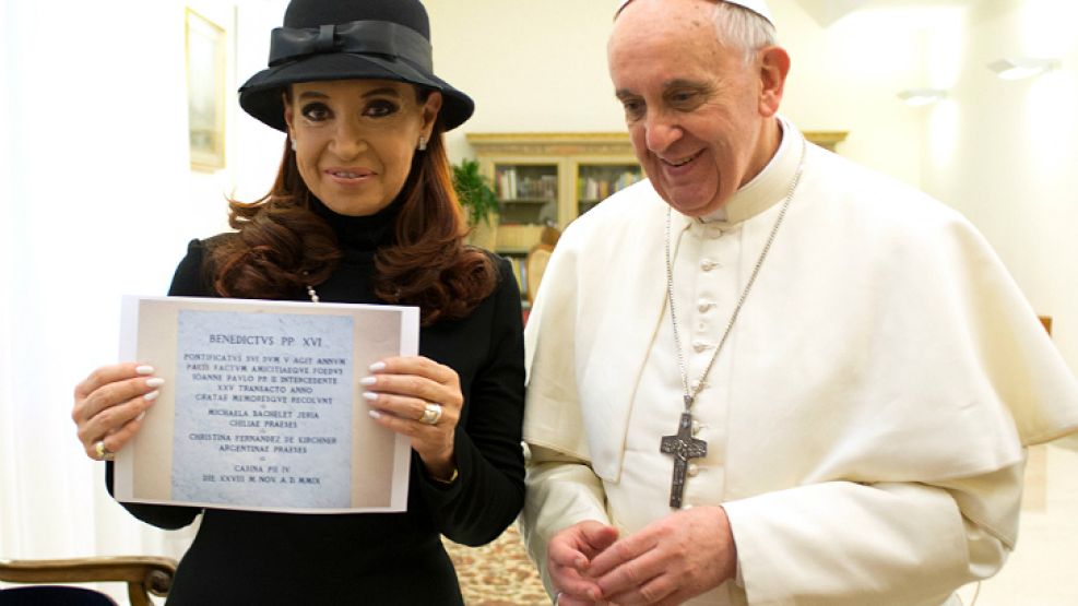Cristina Fernández de Kirchner y el Papa Francisco en su primer encuentro, de marzo de 2013.