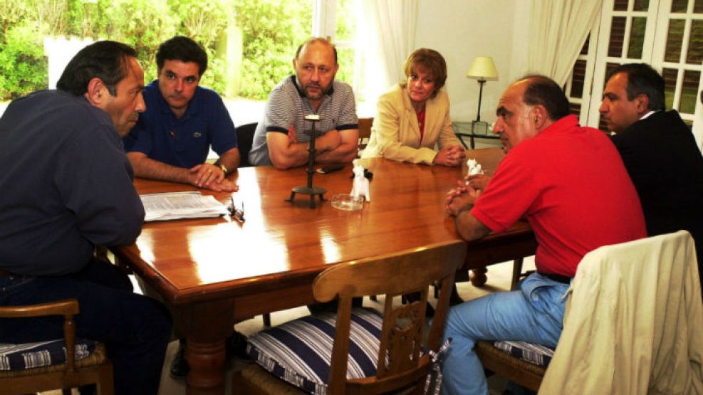Rodríguez Saa se reunió con los gobernadores el 30 de diciembre de 2001. Nunca pensó que se reirían de su plan económico.
