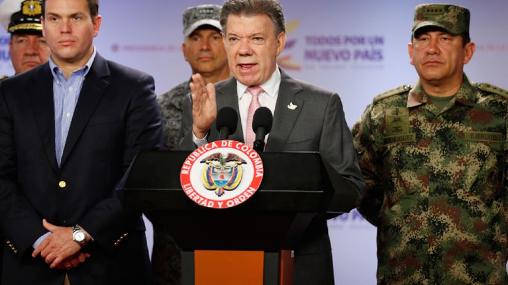 Anuncio. Santos defendió el ataque, junto a su ministro de Defensa y a altos jefes militares. 