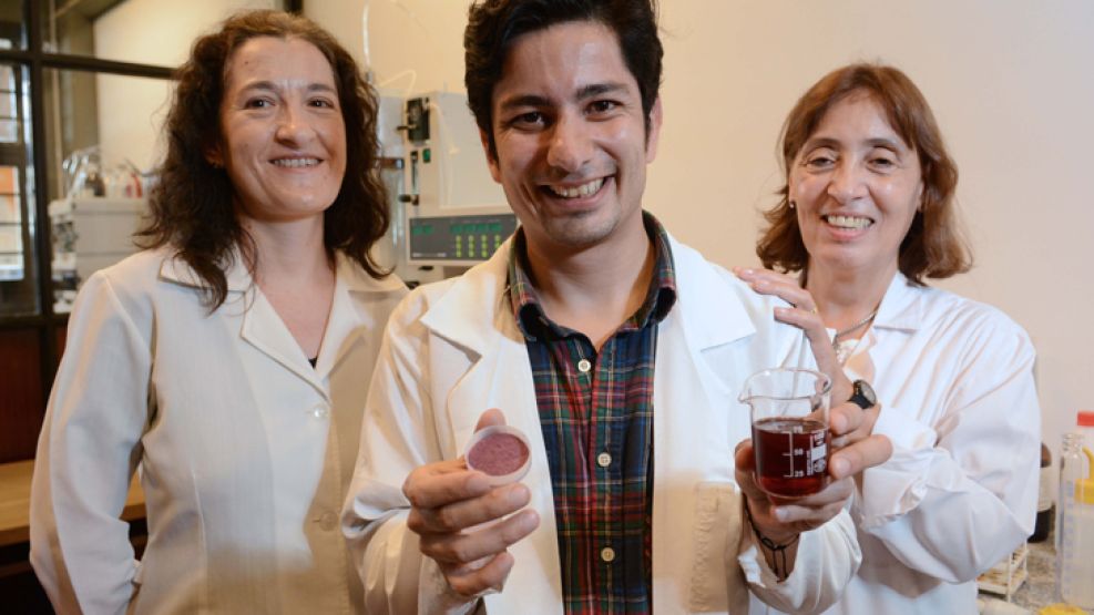 Innovadores. Virginia Sánchez, Diego Rocha Parra y María Clara Zamora; responsables del proyecto para crear una bebida saludable.