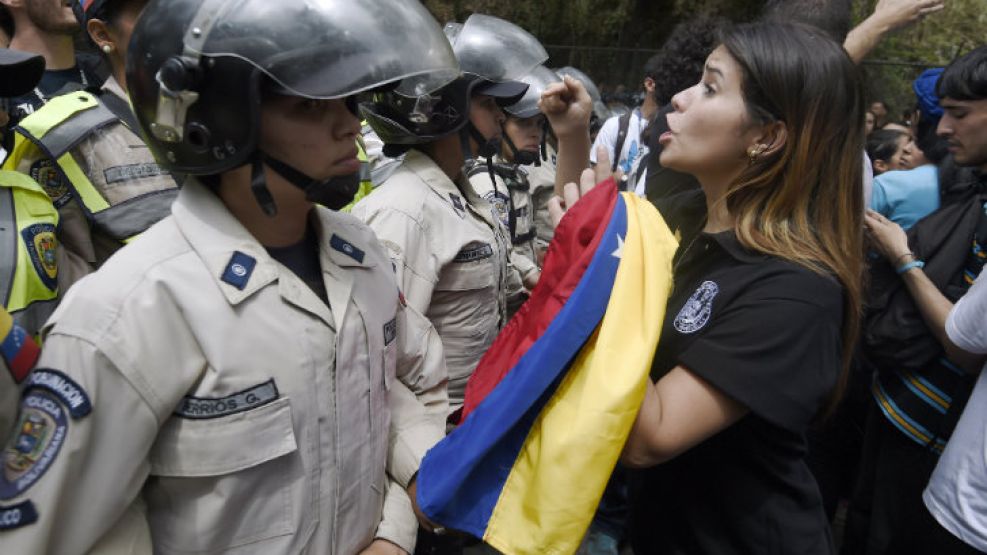 Venezuela | Multitudinaria marcha opositora en apoyo a presos políticos