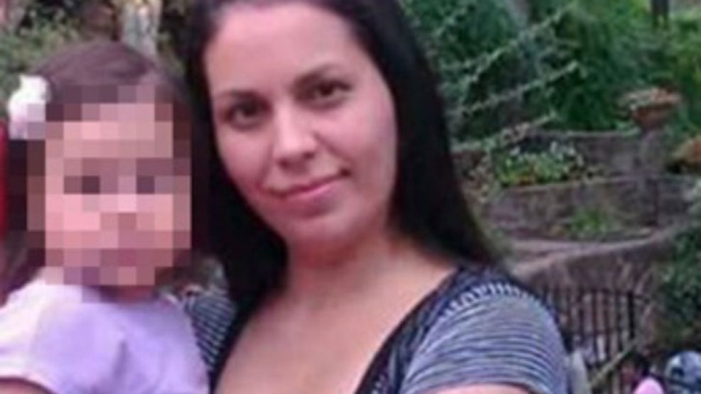 Paola Acosta. El 7 de septiembre, Paola Acosta bajó de su departamento junto a la pequeña Martina para recibir la cuota alimentaria de su hija. Tres días después, su cuerpo fue encontrado en una alcan