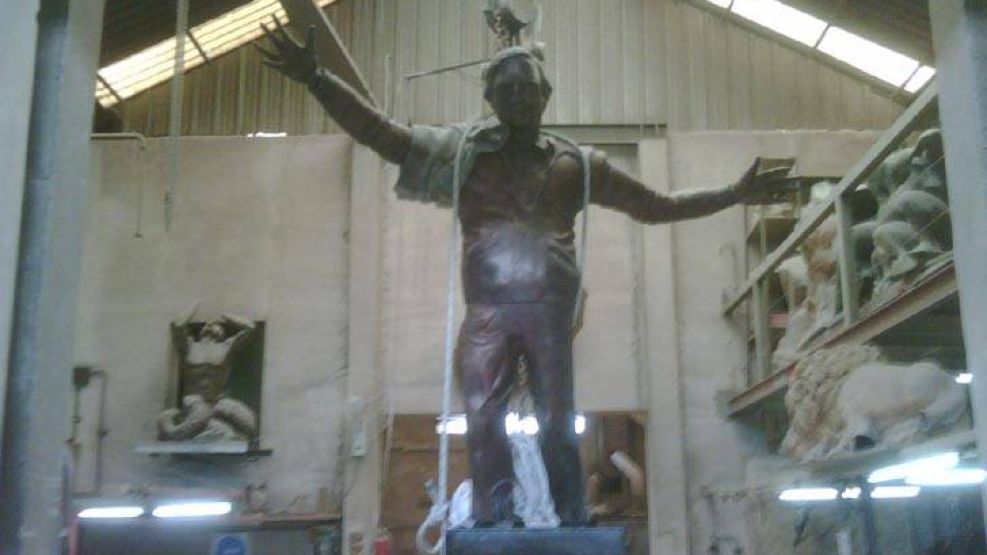 La estatua de Néstor Kirchner ya es Patrimonio Histórico.
