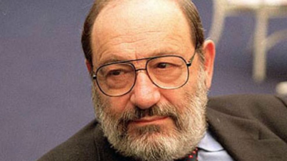 El escritor y semiólogo italiano Umberto Eco, autor del best seller "El nombre de la rosa".