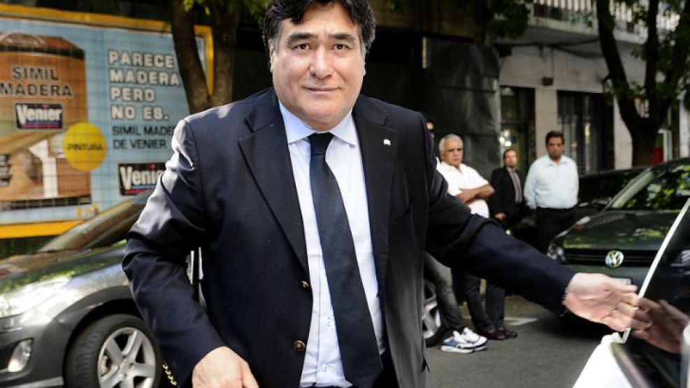 Daniel Scioli anunció ayer que le ofreció al secretario de Legal y Técnica, Carlos Zannini, ser su compañero de fórmula para las próximas elecciones.