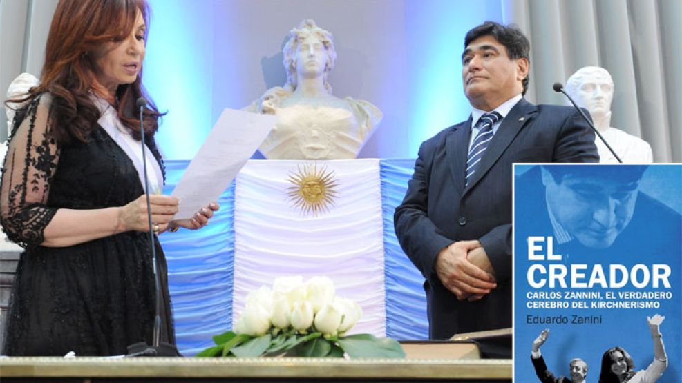 Siempre en el poder. Cristina Kirchner le toma juramento a Carlos Zannini en diciembre de 2011 como secretario de Legal y Técnica. Con Scioli forma la nueva dupla oficialista, que promete ser la conti