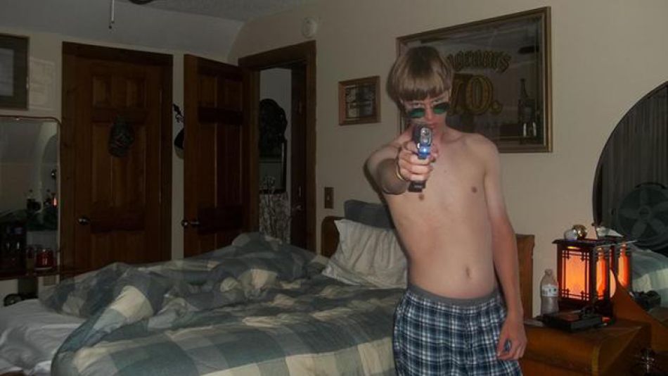 Fuego. Una de las imágenes del sitio web de Dylann Roof, donde en febrero había subido su proclama.