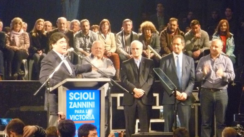 Daniel Scioli y Carlos Zannini tuvieron su bautismo político en Córdoba donde presentaron su fórmula de cara a las próximas elecciones presidenciales. 