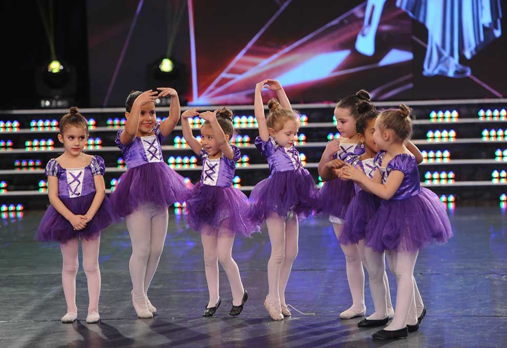 Mini bailarinas en SM