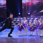 Mini bailarinas con Tinelli