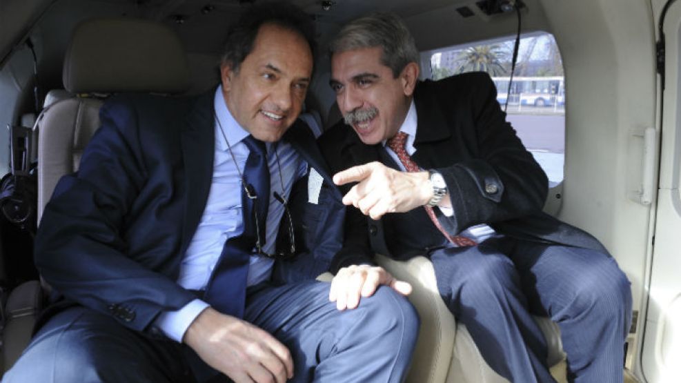 El precandidato presidencial Daniel Scioli se mostró junto al precandidato a gobernador bonaerense, Aníbal Fernández.