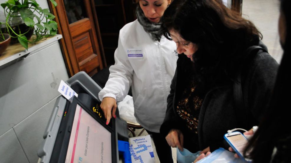 La Ciudad de Buenos Aires vota con el sistema de Boleta Única Electrónica.