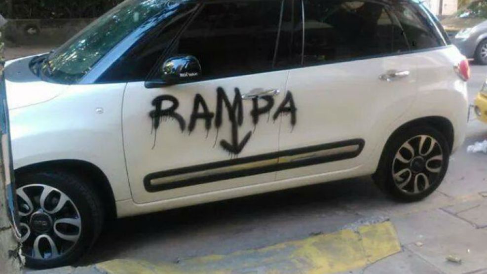 Desde una fanpage de la red social Facebook, buscan ponerle "un toque de humor" a las infracciones.