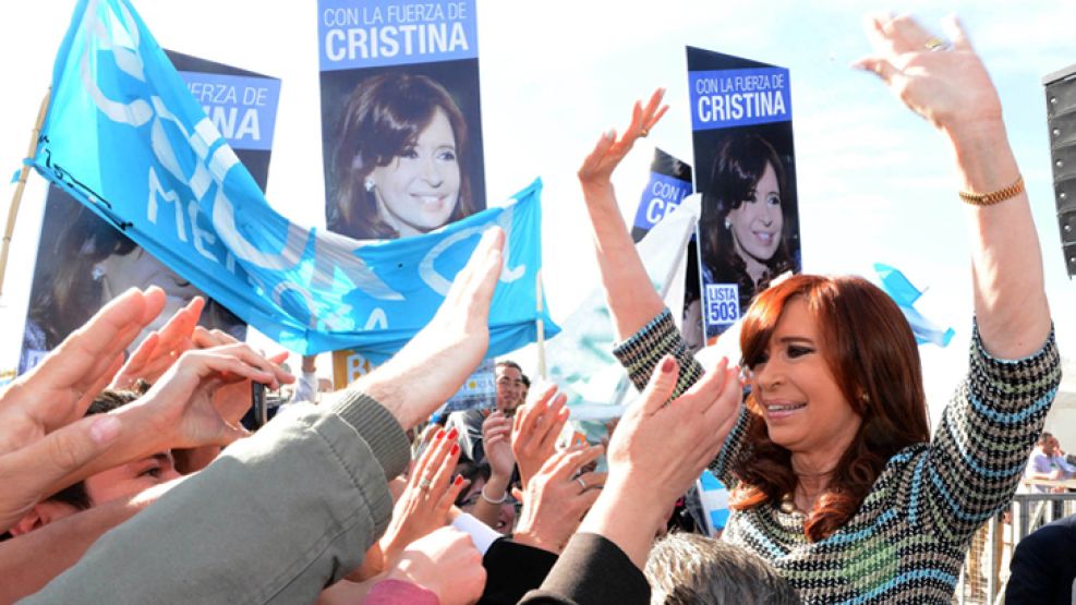 Ella. “Cristina es reacia a ponerse en la piel de los demás. En todos los momentos tristes, tomó distancia y miró para otro lado. No sólo en Cromañón y Once”, sostiene Leuco.