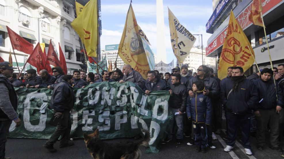 Los porteños vivieron hoy una pesadilla al intentar trasladarse en subte o por el Centro porteño.