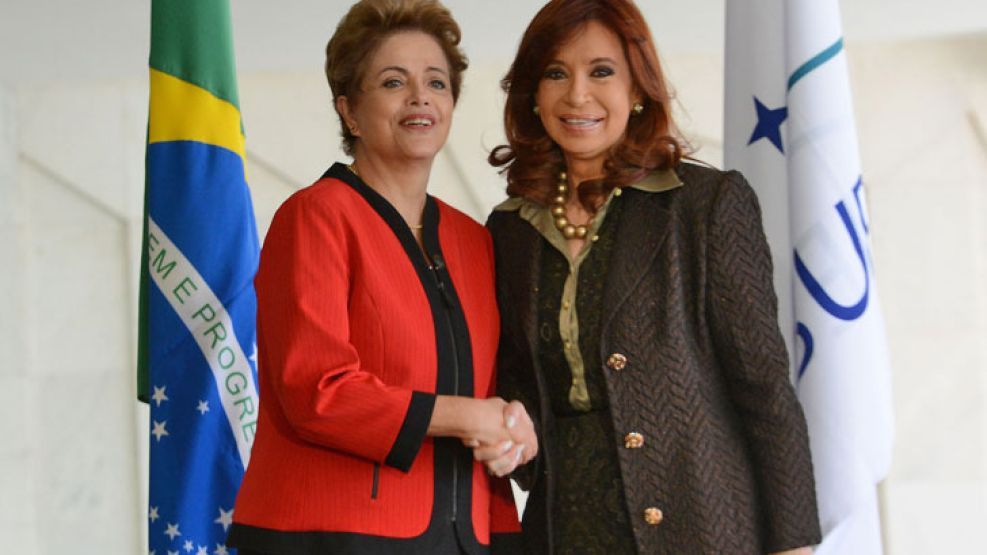Dilma Rousseff fue la encargada de recibir a Cristina.