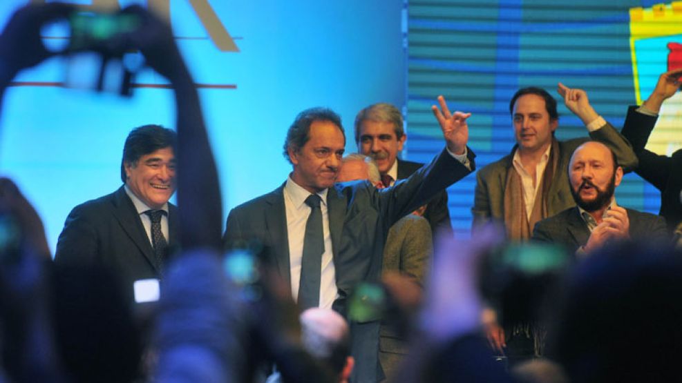 El acto de la fórmula Daniel Scioli - Carlos Zannini en la fundación Gestar.