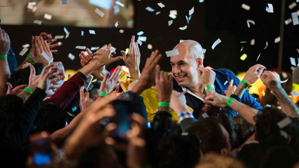 Minima diferencia. En la Ciudad, el 19 de julio, el candidato del PRO se impuso en las elecciones con el 51,64% frente a Martín Lousteau, de ECO, que obtuvo el 48,36%.