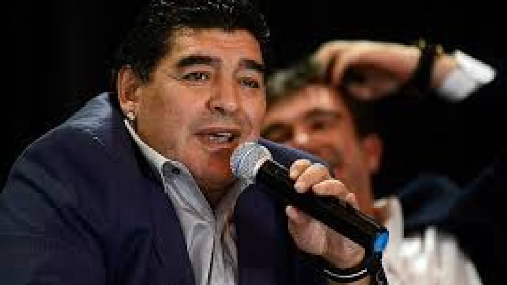 Maradona volvió a referirse al cataclismo que sacude a la FIFA y sostuvo: “Voy por la FIFA, no a fifar. Voy por la FIFA de verdad".