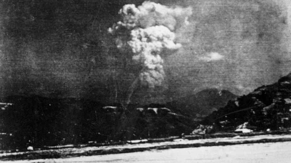 La bomba nuclear, fotografiada 30 minutos después de explosionar.