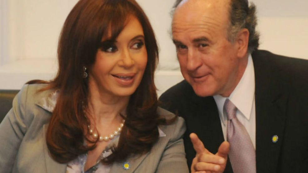 La presidenta Cristina Fernández recibió en la Casa de Gobierno al titular de la Agencia Federal de Inteligencia (AFI), Oscar Parrilli.