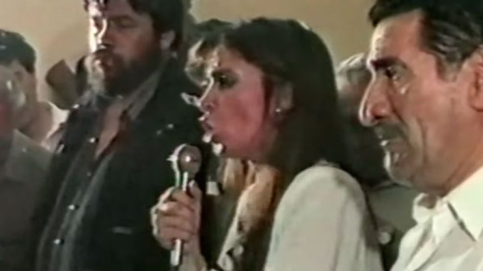 El documental incluye un video inédito de CFK en el 89, discutiendo con la militancia.