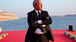 El multimillonario Naguib Sawiris ofreció adquirir una isla en aguas de Grecia o Italia.