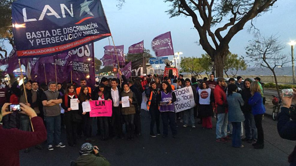Protesta de trabajadores de LAN.