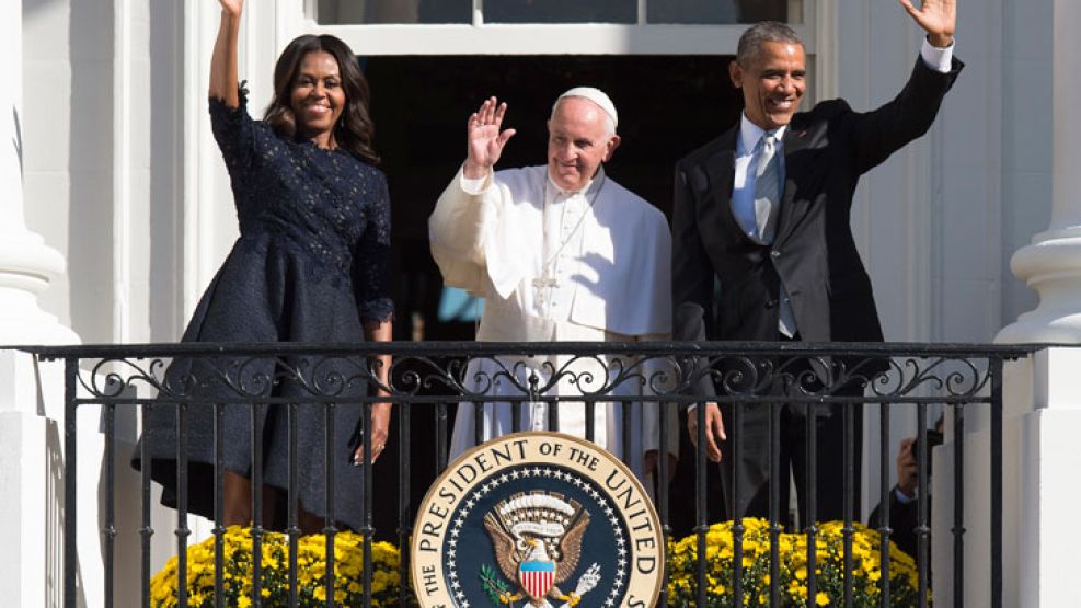 El papa Francisco junto al presidente de los Estados Unidos, Barack Obama, y su esposa Michelle.
