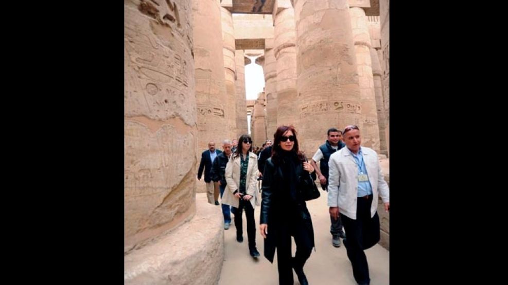 En 2008, CFK prometió traer los tesoros de Tutankamón al país.