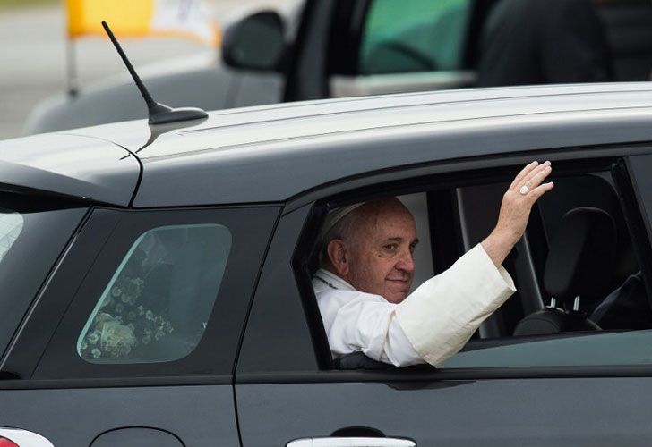 Francisco rumbo a la catedral