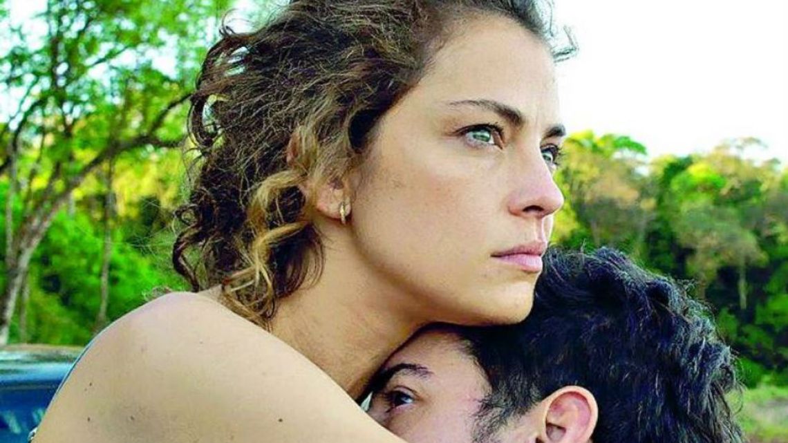 Dolores Fonzi, premiada como mejor actriz por La Patota | Exitoina