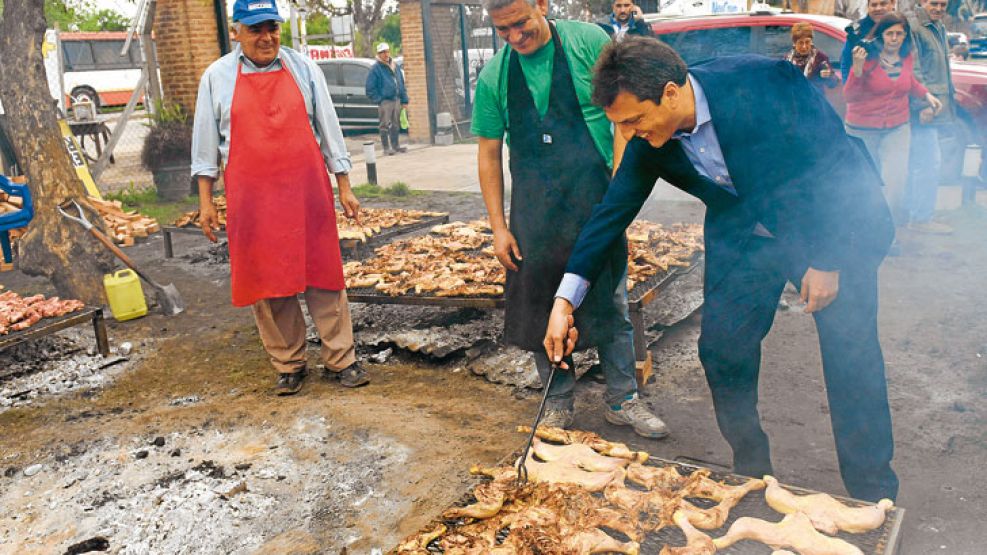 Almuerzo. Massa compartió un asado en el sindicato de Comercio.