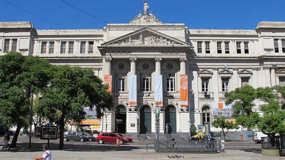 La Facultad de Ciencias Económicas, ubicada en el barrio porteño de Balvanera.